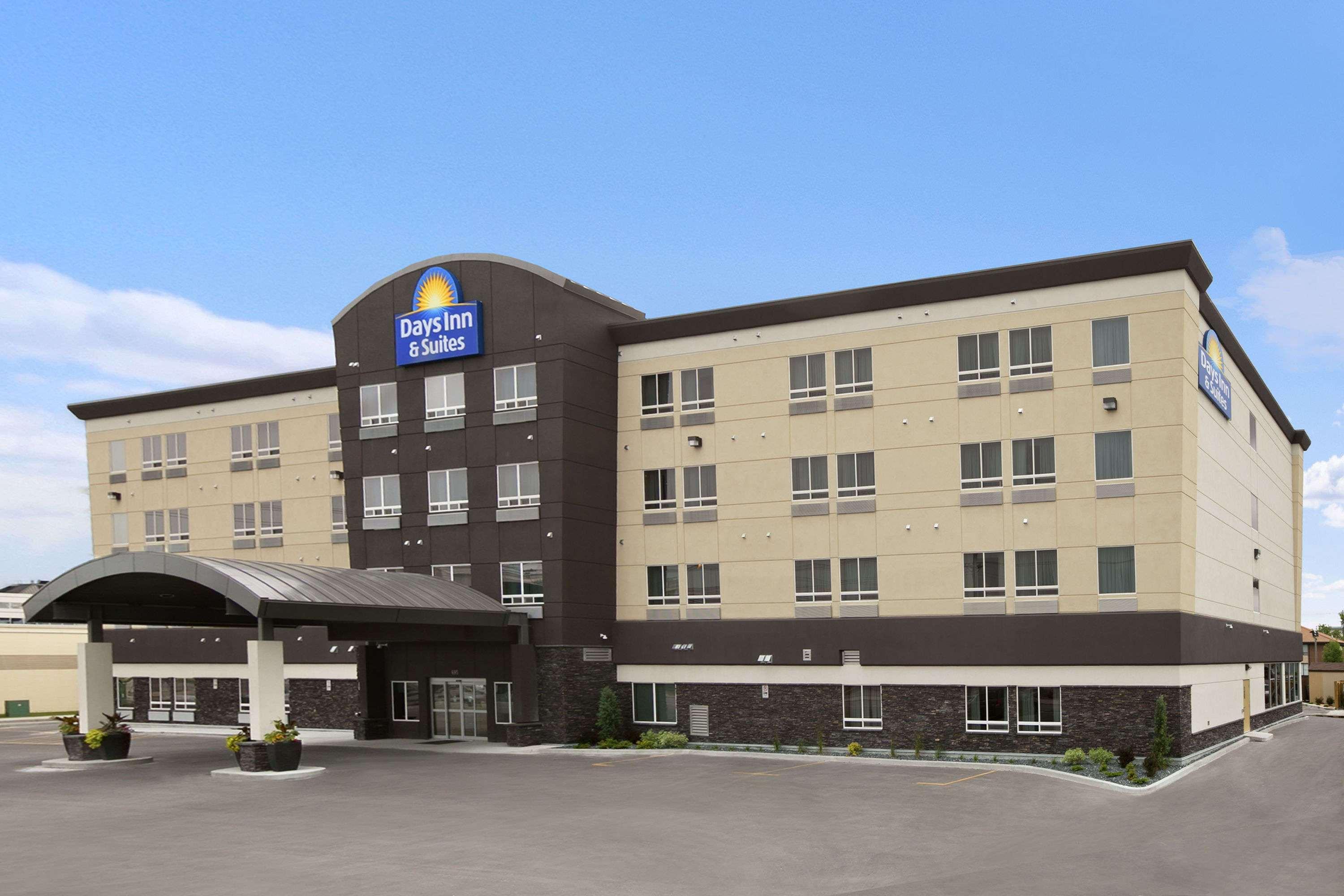 Days Inn & Suites By Wyndham Winnipeg Airport Manitoba Dış mekan fotoğraf