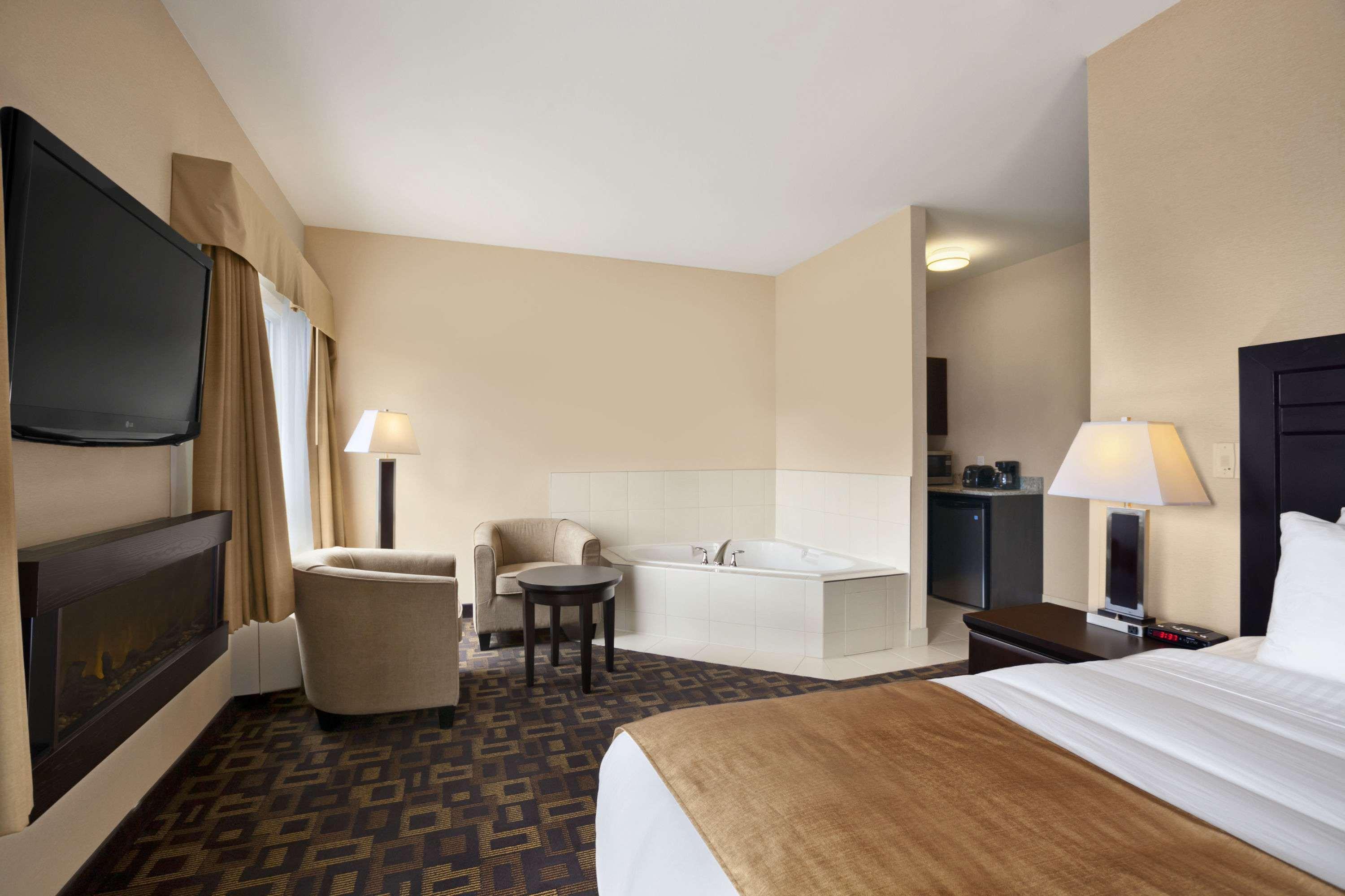 Days Inn & Suites By Wyndham Winnipeg Airport Manitoba Dış mekan fotoğraf