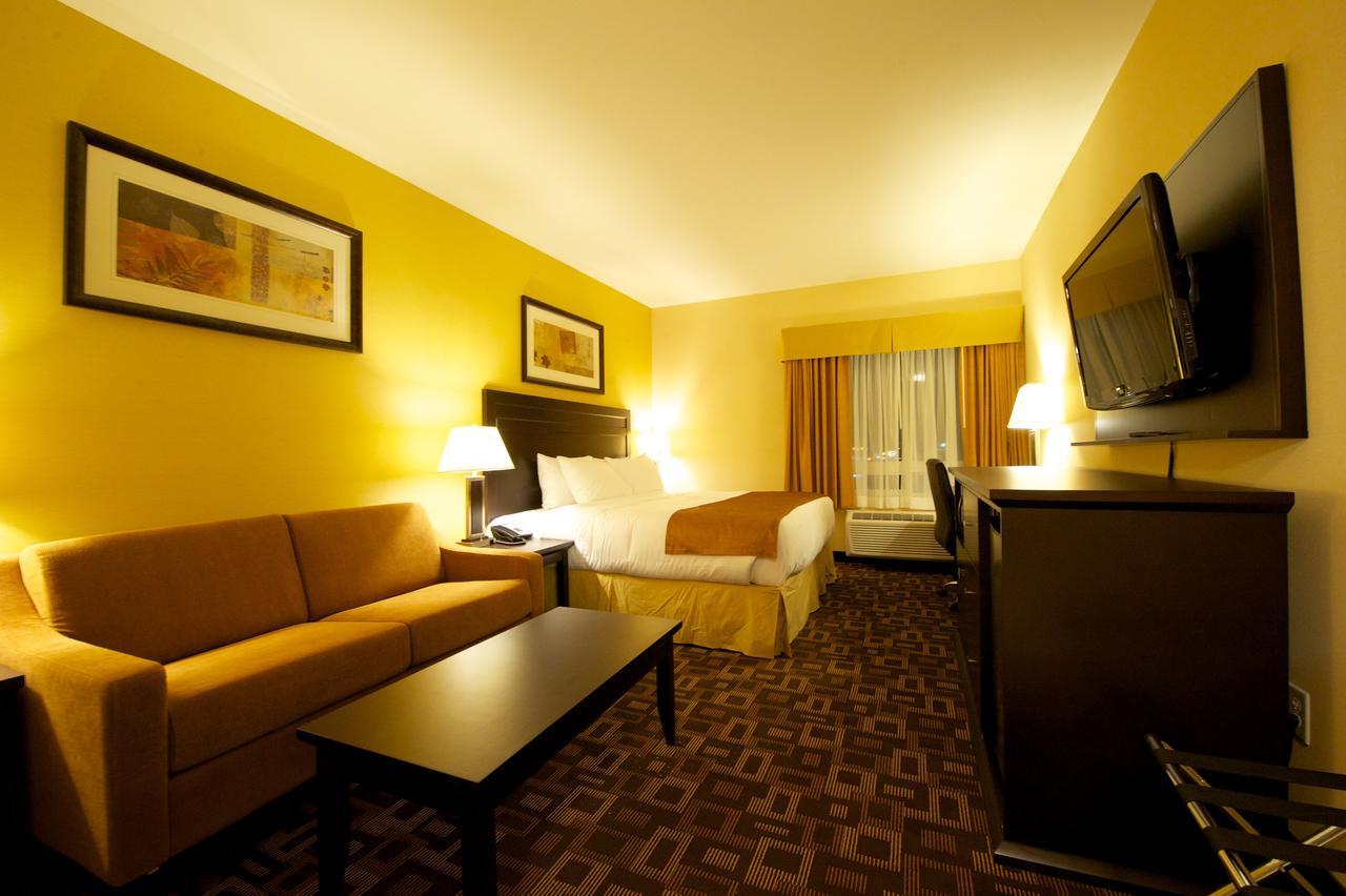 Days Inn & Suites By Wyndham Winnipeg Airport Manitoba Dış mekan fotoğraf