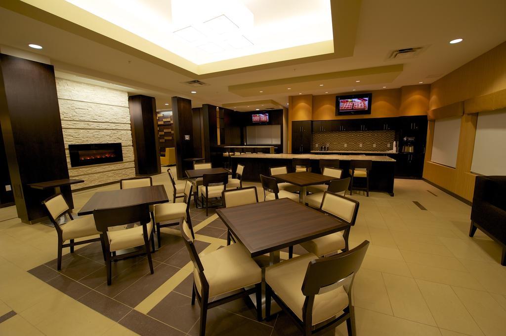 Days Inn & Suites By Wyndham Winnipeg Airport Manitoba Dış mekan fotoğraf