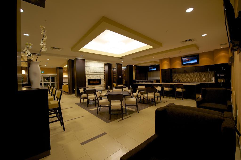 Days Inn & Suites By Wyndham Winnipeg Airport Manitoba Dış mekan fotoğraf