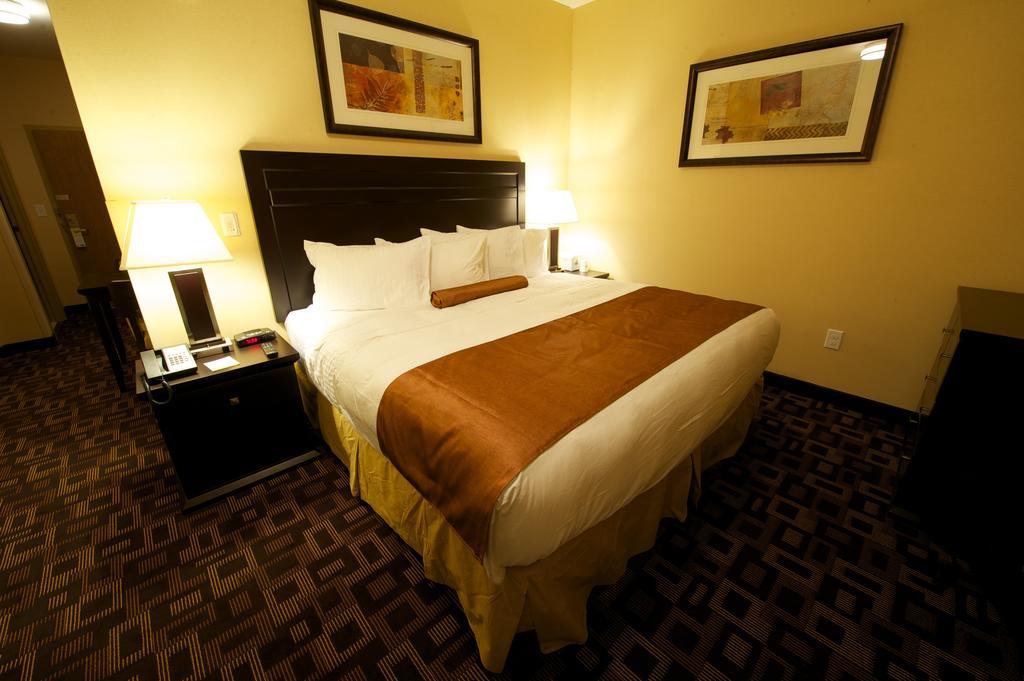 Days Inn & Suites By Wyndham Winnipeg Airport Manitoba Dış mekan fotoğraf
