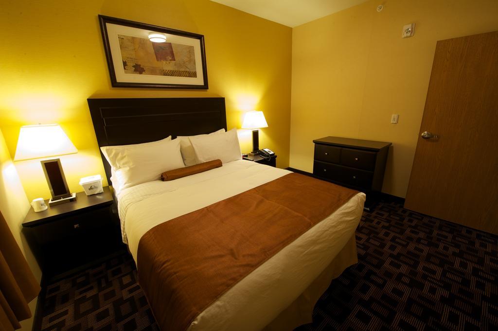 Days Inn & Suites By Wyndham Winnipeg Airport Manitoba Dış mekan fotoğraf