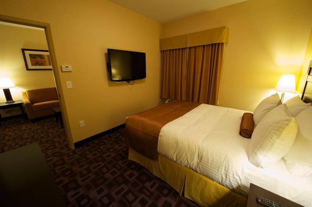 Days Inn & Suites By Wyndham Winnipeg Airport Manitoba Dış mekan fotoğraf